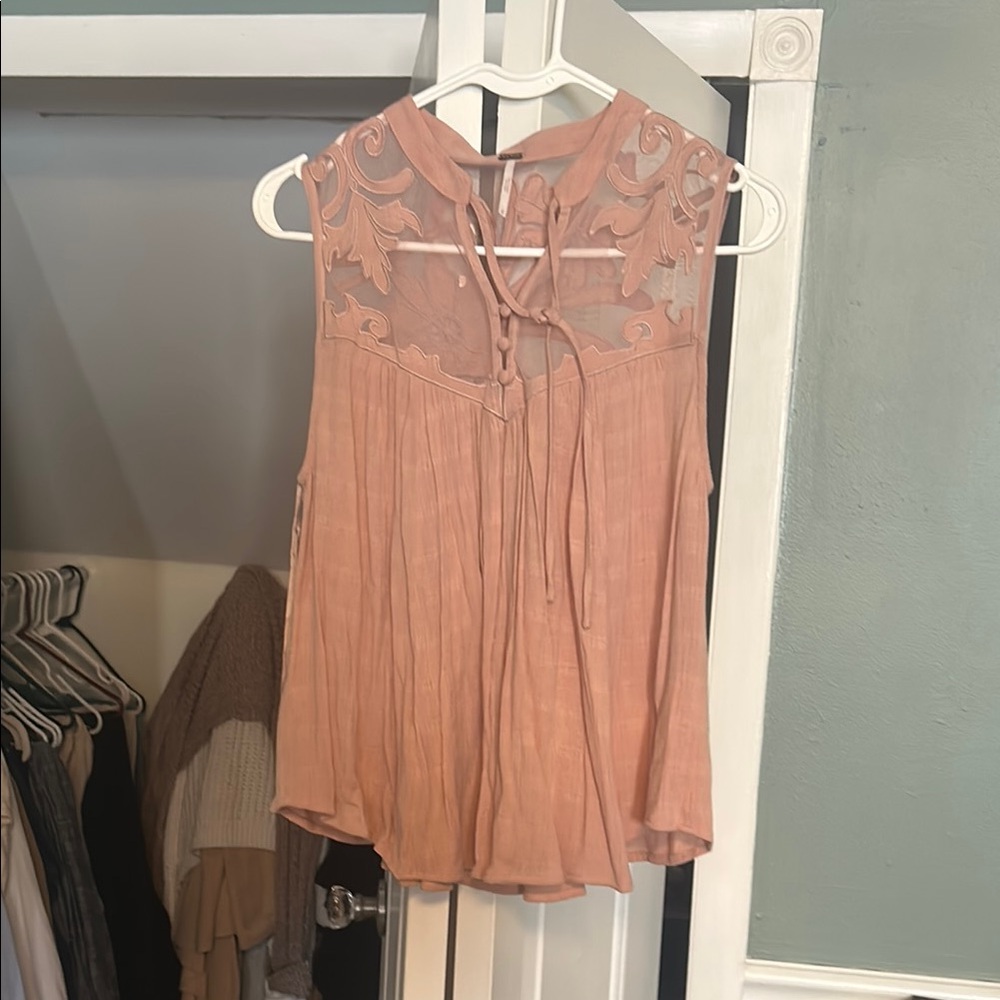 Elegant Sleeveless Blouse in Peach